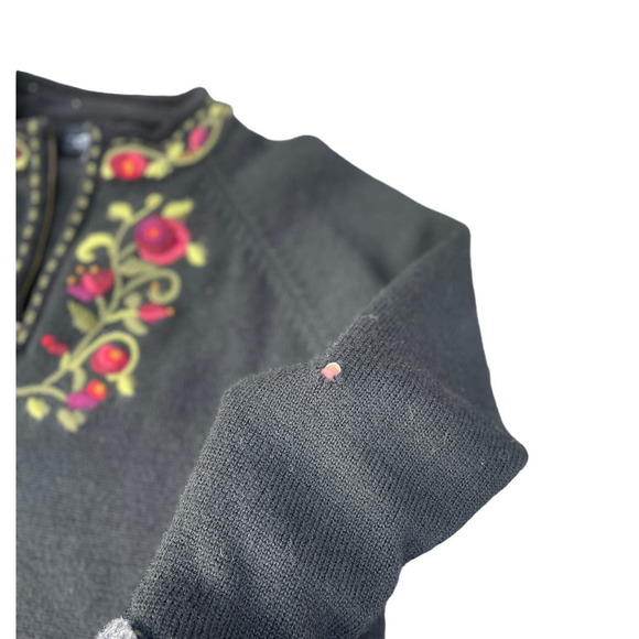 Icelandic Design Wool Blend 1/2 Zip Nordic Floral Design Sweater - Picture 6 of 16